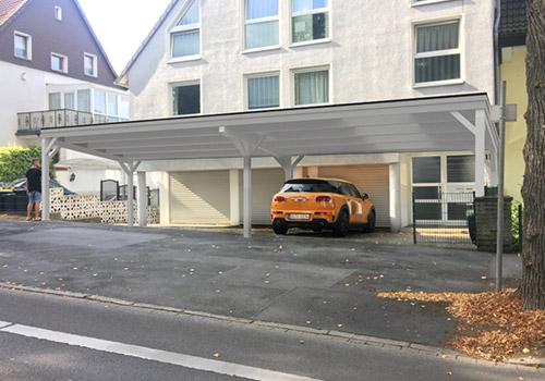 Carport-Modell in Foto projeziert